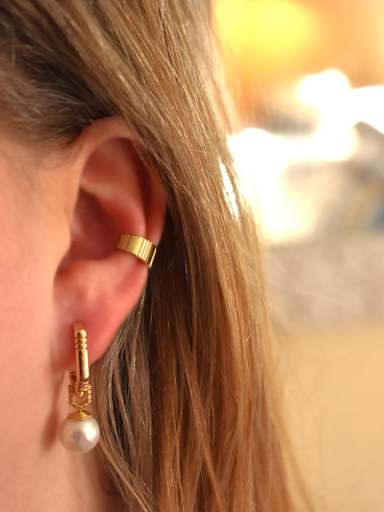 Ear Cuff in Yellow Gold